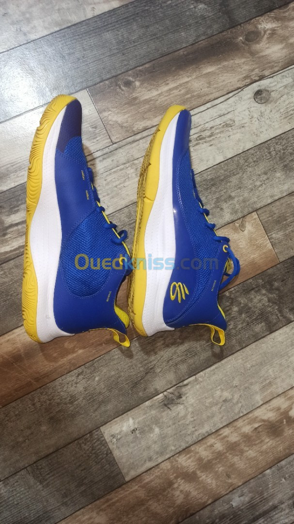 Chaussure de basket Curry 3z5 