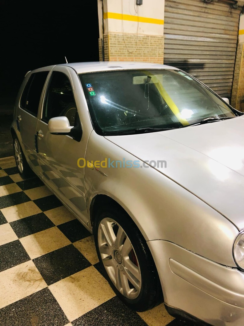 Volkswagen Golf 4 2000 Spécial