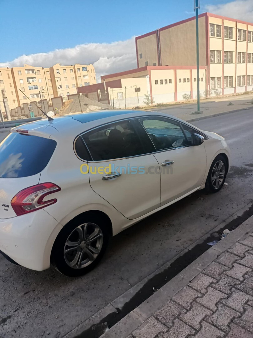 Peugeot 208 2014 Allure