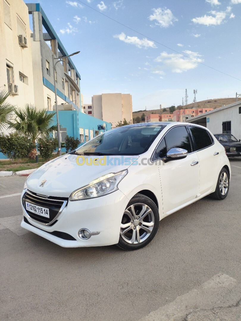 Peugeot 208 2015 Allure