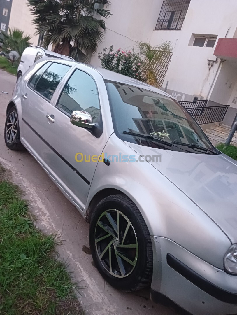 Volkswagen Golf 4 2000 Édition 4 montion