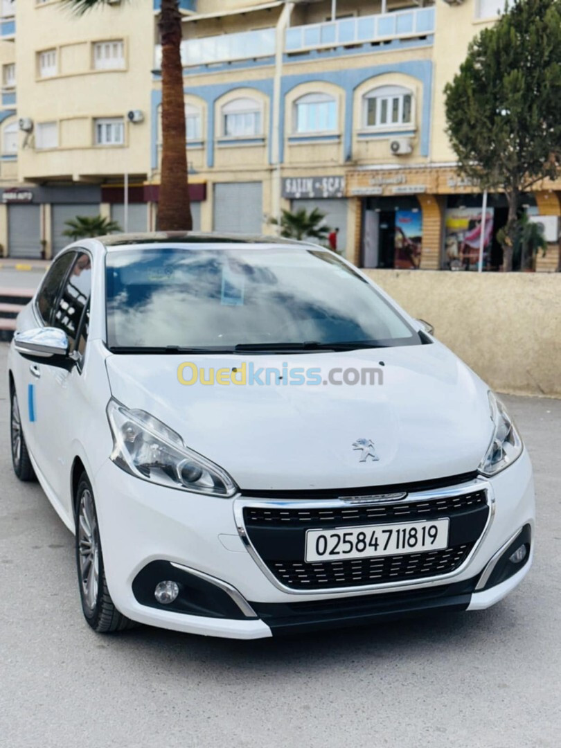 Peugeot 208 2018 Allure