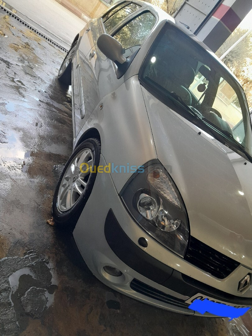 Renault Clio 2 2003 Inittial