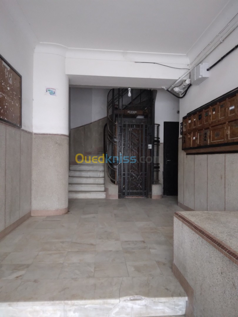 Vente Appartement F2 Alger El mouradia