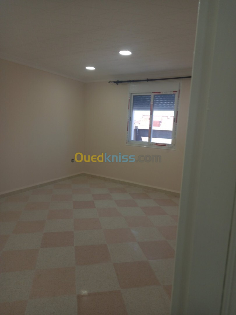 Location Appartement F3 Alger Les eucalyptus