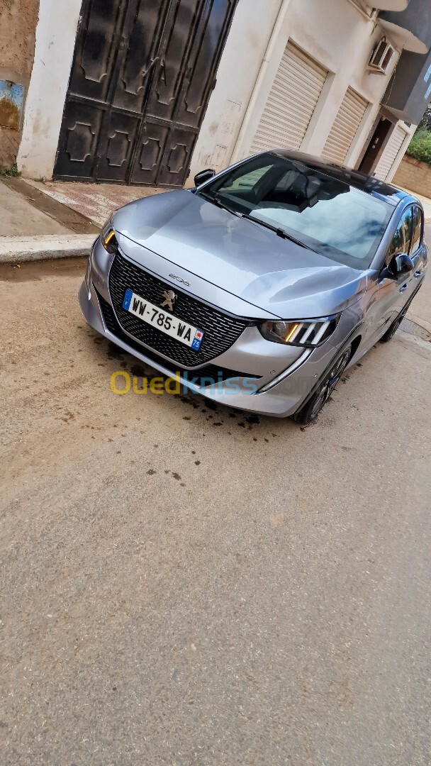 Peugeot 208 2023 Gt