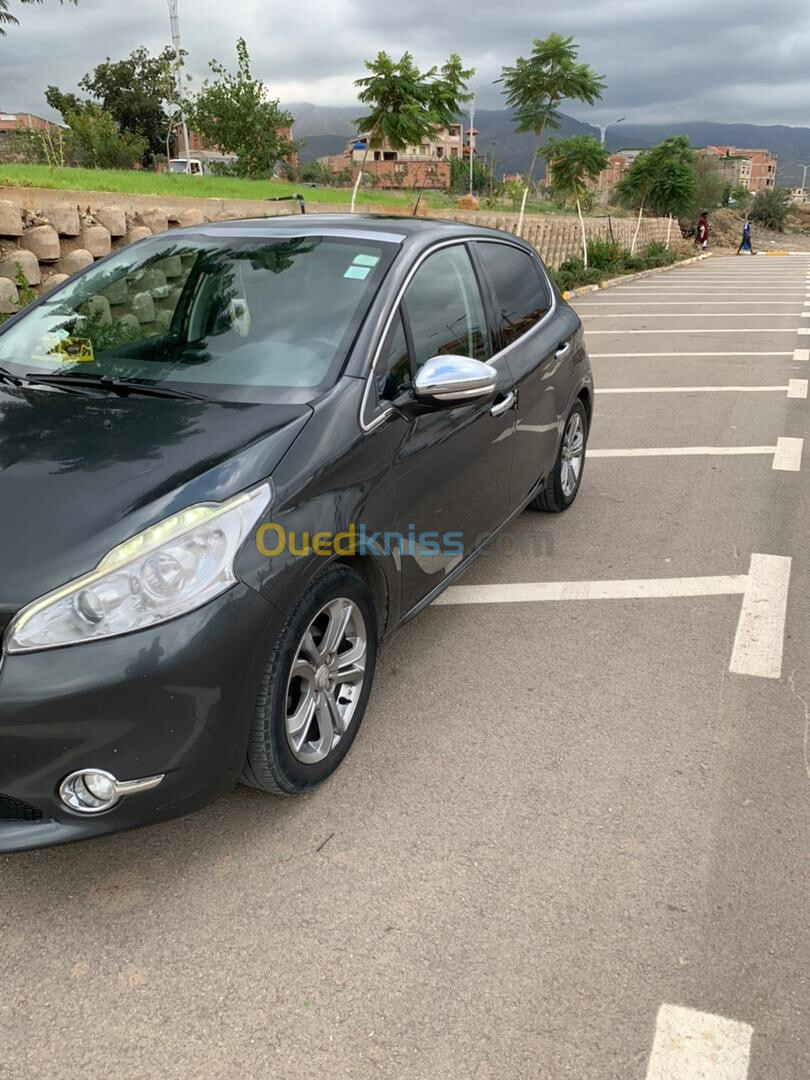 Peugeot 208 2014 Allure