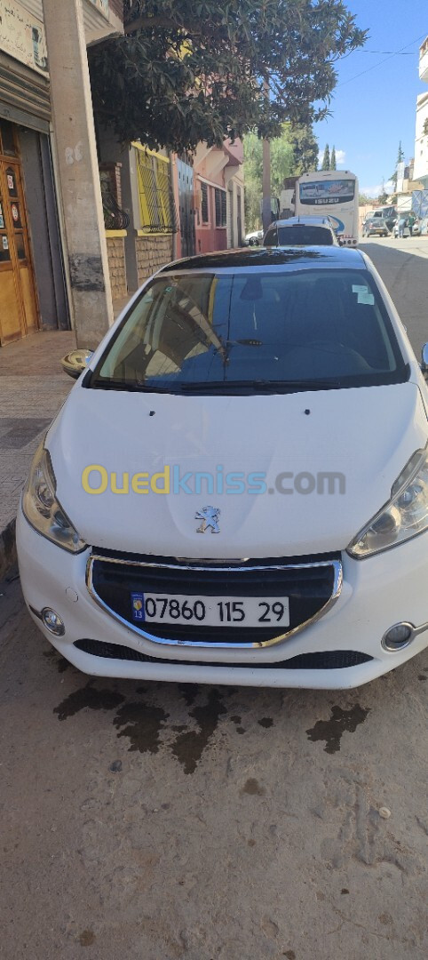 Peugeot 208 2015 Allure