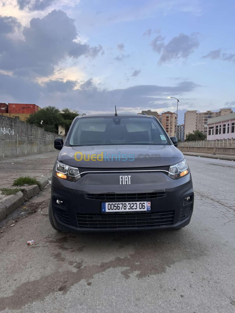 Fiat Doblo 2023 italien