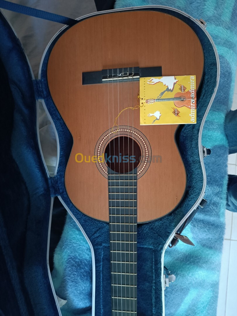 Guitare espagnole Admira 