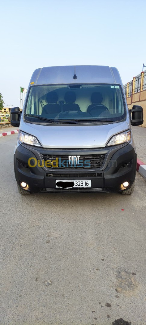 Fiat Ducato 2023 2 panneaux