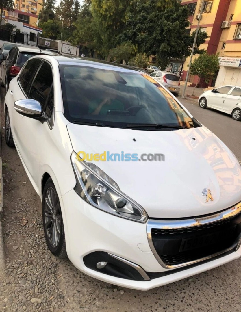 Peugeot 208 2015 Allure Facelift