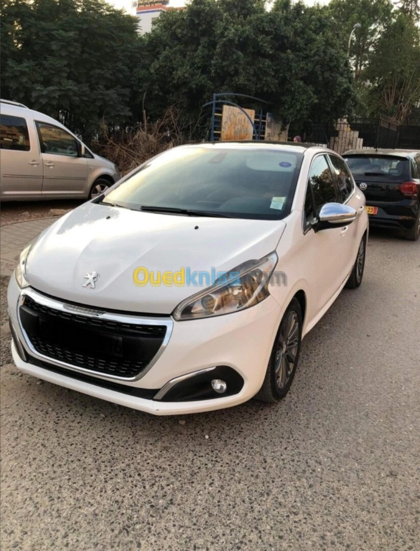 Peugeot 208 2015 Allure Facelift