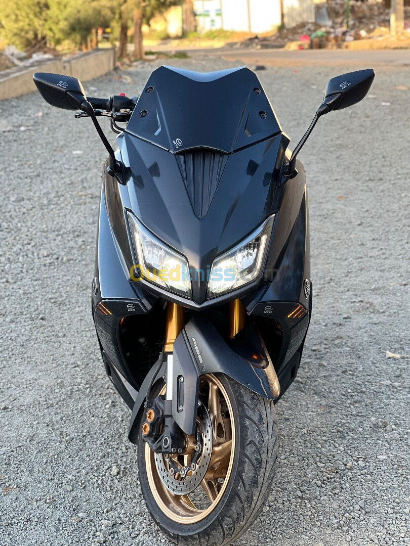 Yamaha T max iron 2016