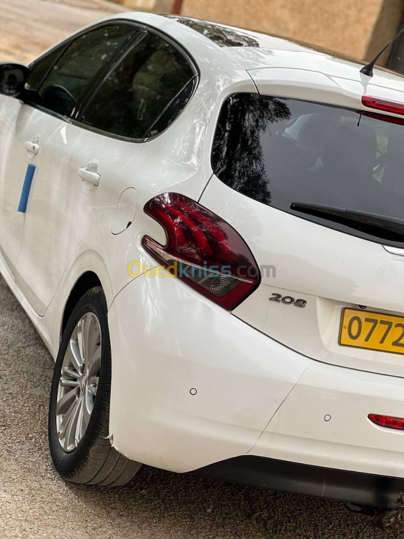 Peugeot 208 2015 208