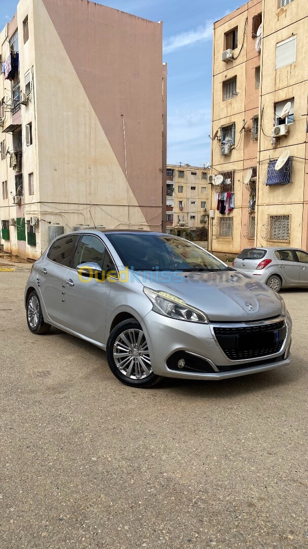 Peugeot 208 2015 Allure Facelift