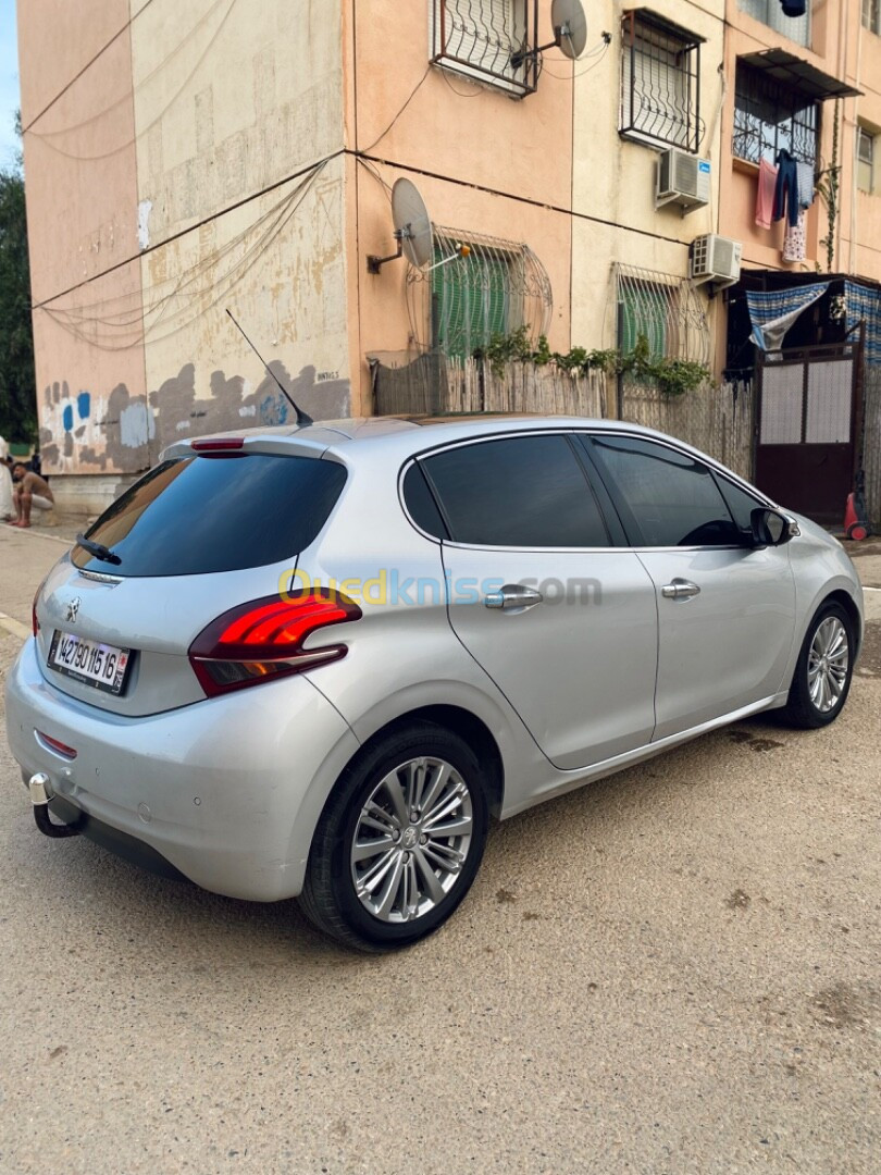 Peugeot 208 2015 Allure Facelift