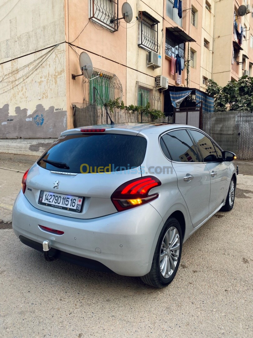 Peugeot 208 2015 Allure Facelift