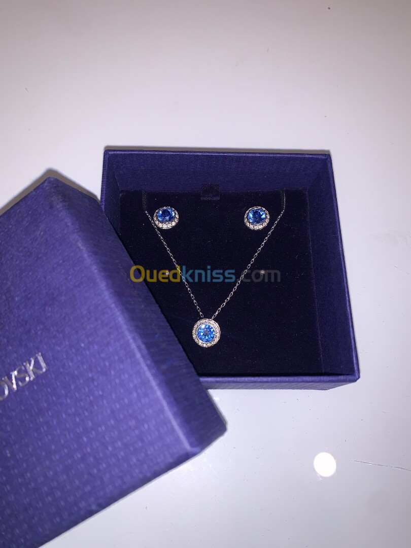 Chaine plus boucles d oreilles Swarovski