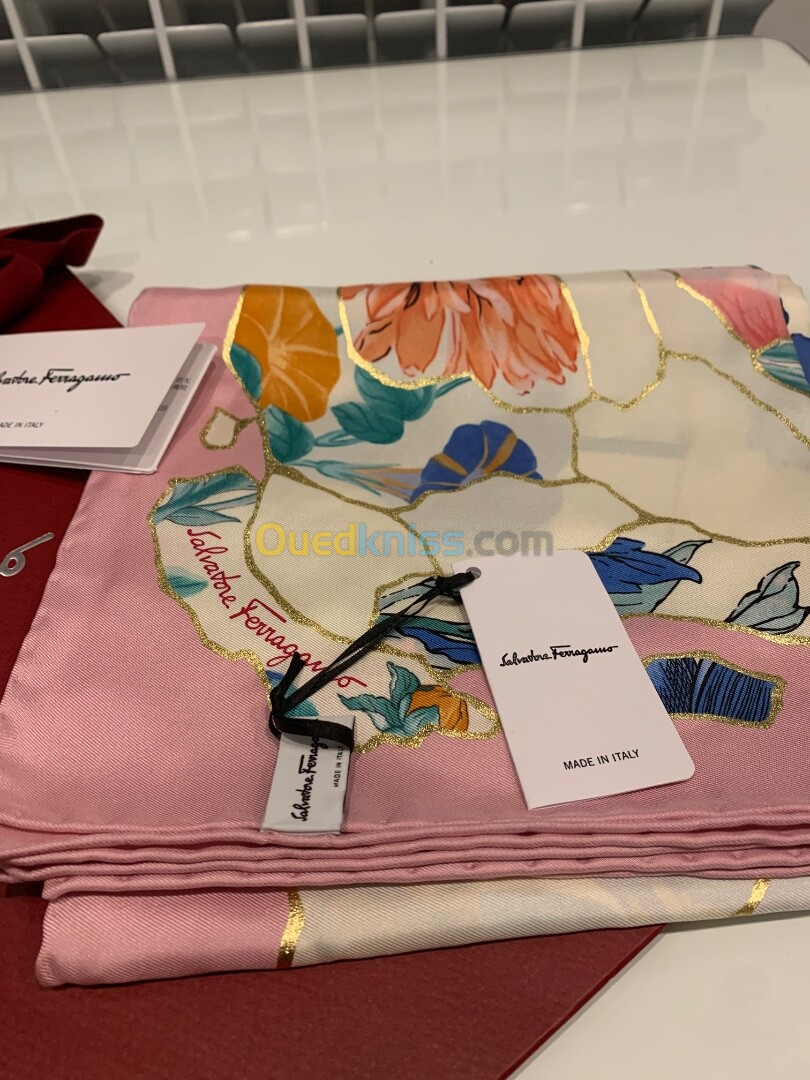 Foulard (Carré de soie) Salvatore Ferragamo