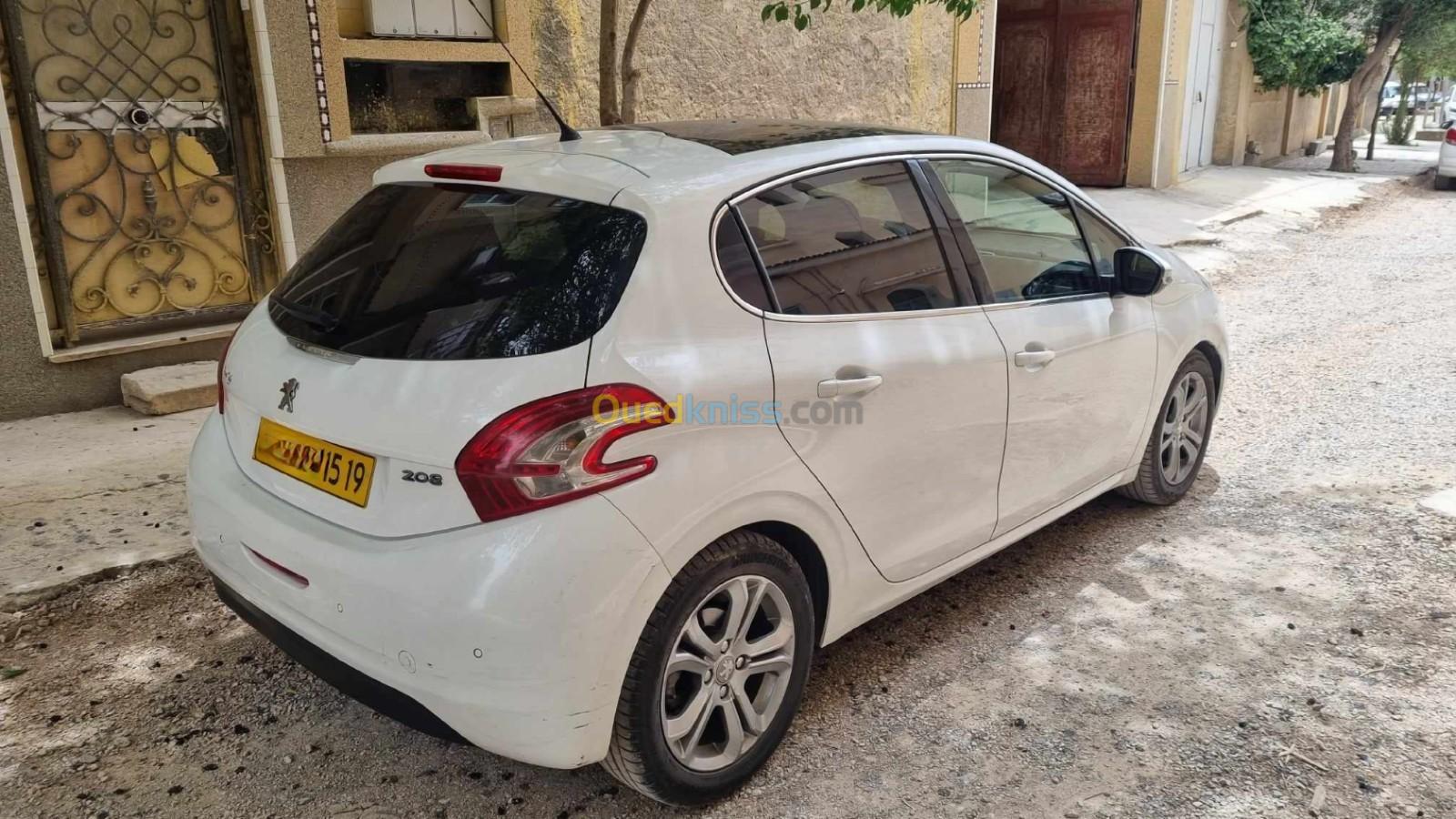 Peugeot 208 2015 Allure