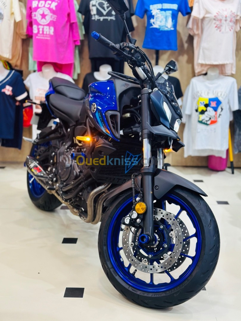 YAMAHA MT07 2023