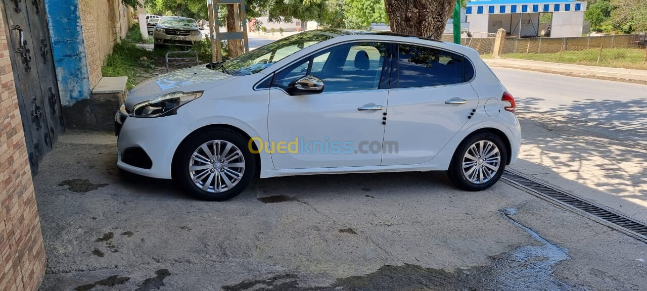 Peugeot 208 2019 Allure