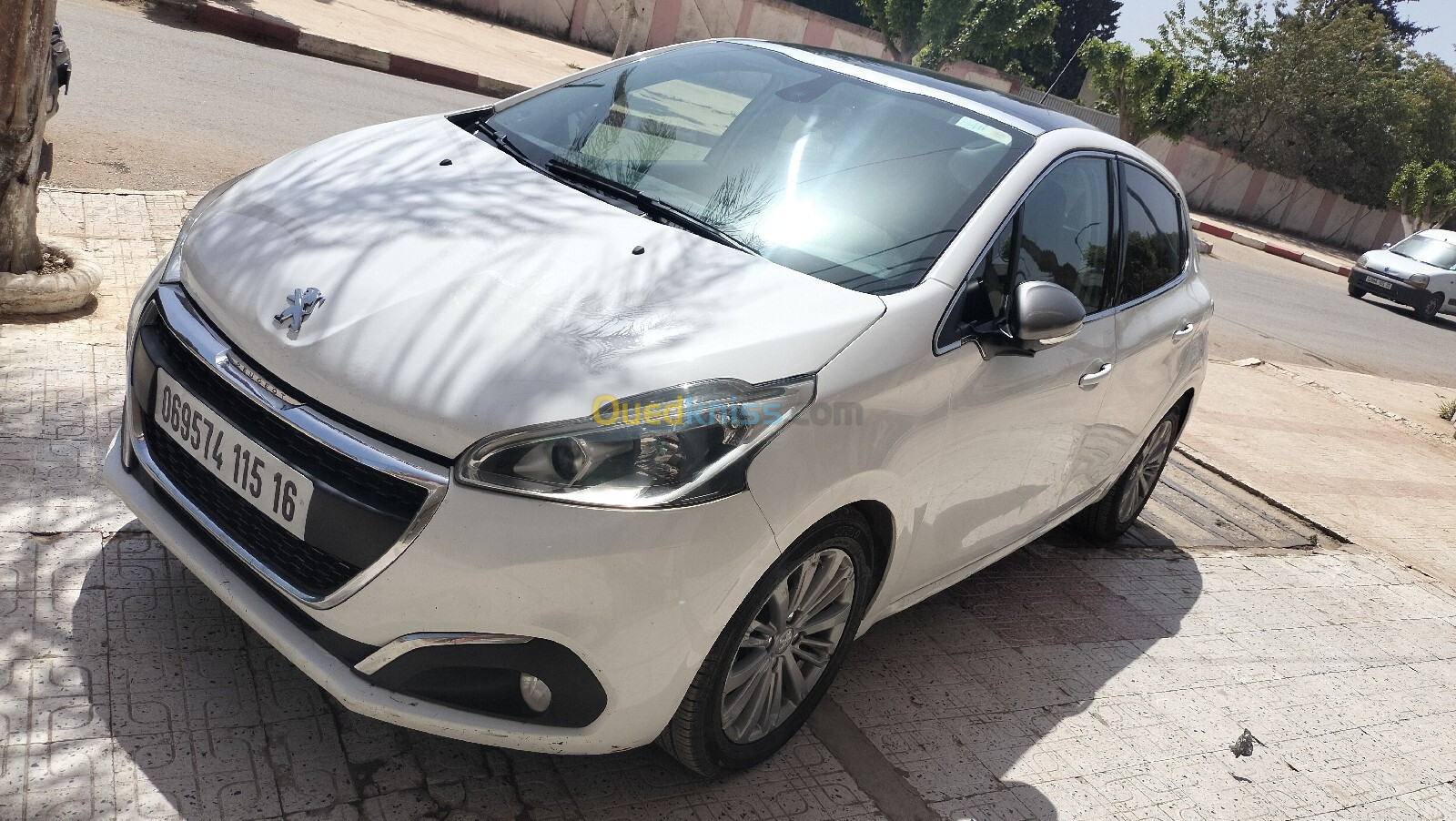 Peugeot 208 2015 Allure Facelift