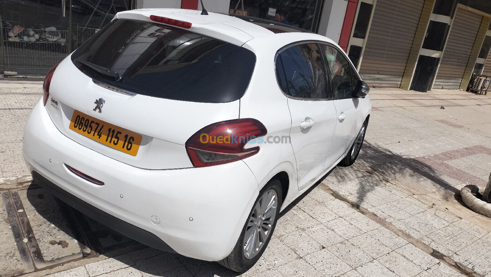 Peugeot 208 2015 Allure Facelift