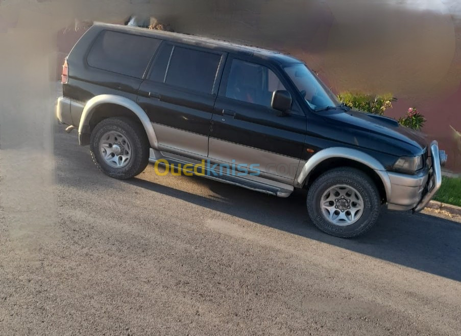 Mitsubishi Pajero Sport 2000 