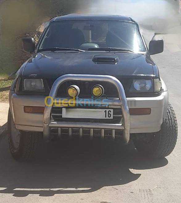 Mitsubishi Pajero Sport 2000 