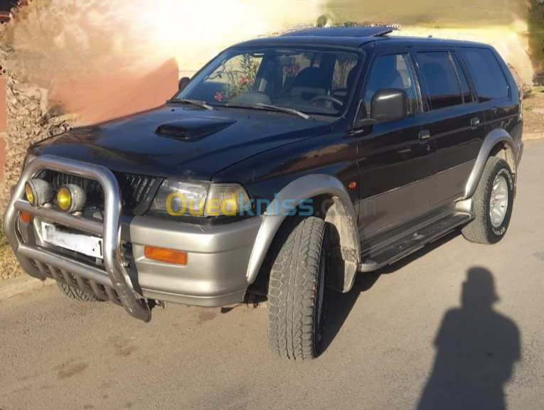 Mitsubishi Pajero Sport 2000 