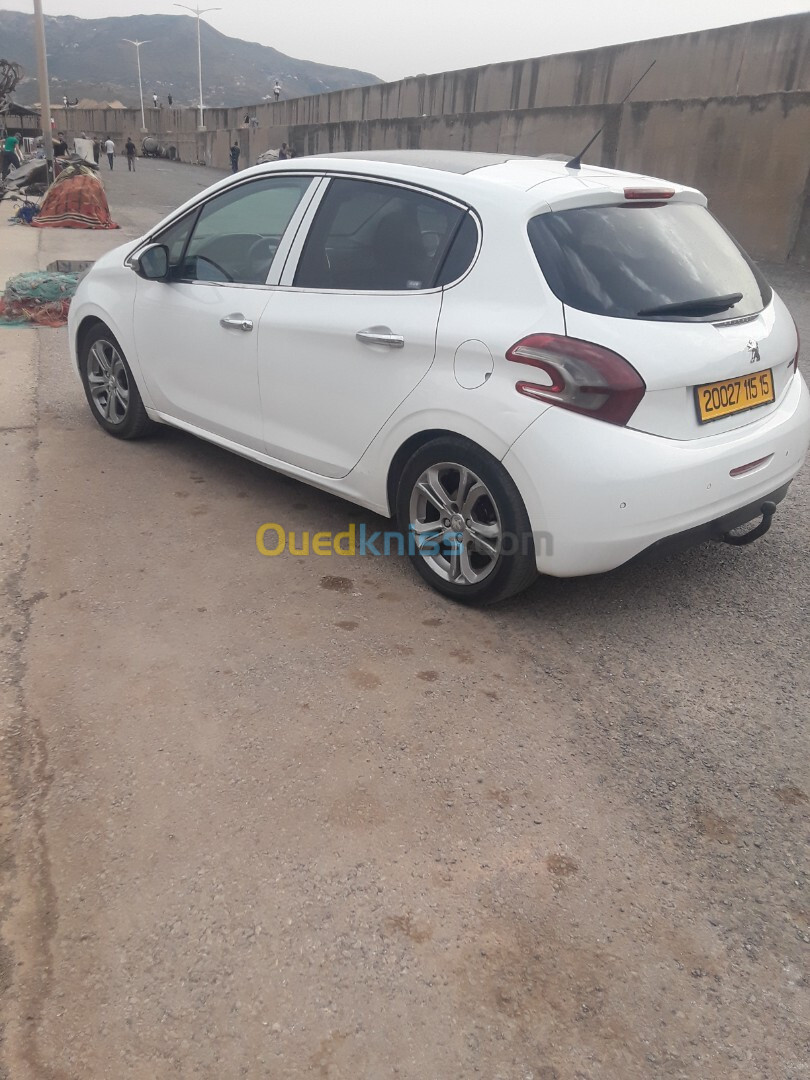 Peugeot 208 2015 Allure