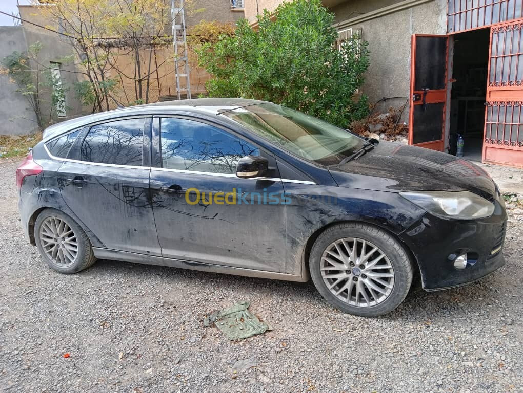 Ford Focus 5 portes 2012 Titanium