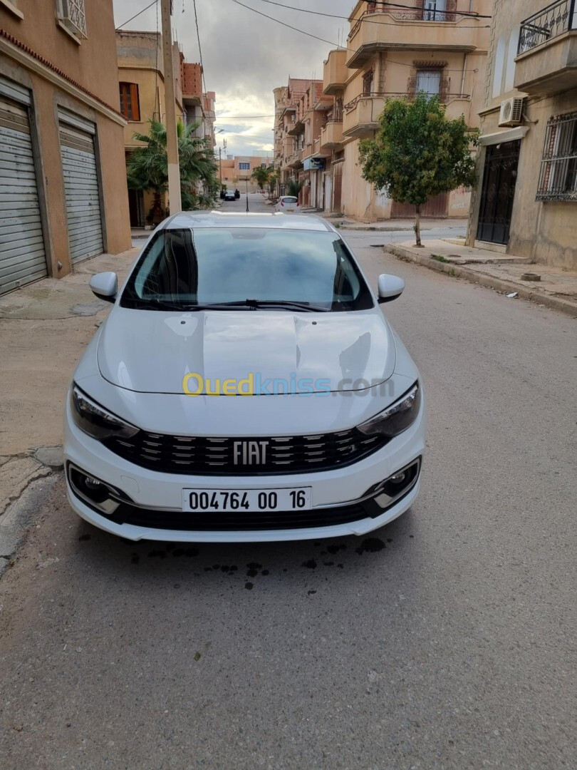 Fiat Tipo 2023 hatchback coupé