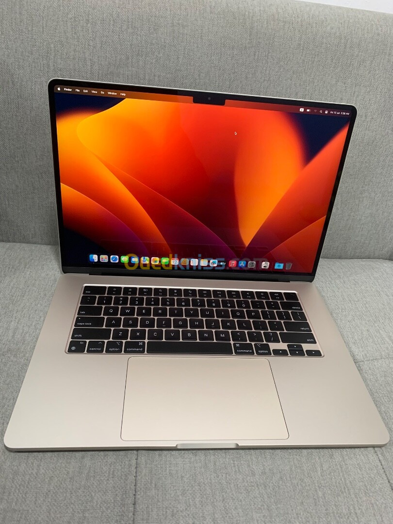 MacBook air M2 2023 très bon état 512/8 batterie 100% libère officiel