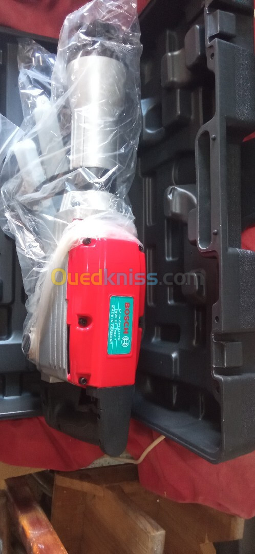 BOSCH  Série 0043217H 3600 UU Type 1مطرقة كهربائية