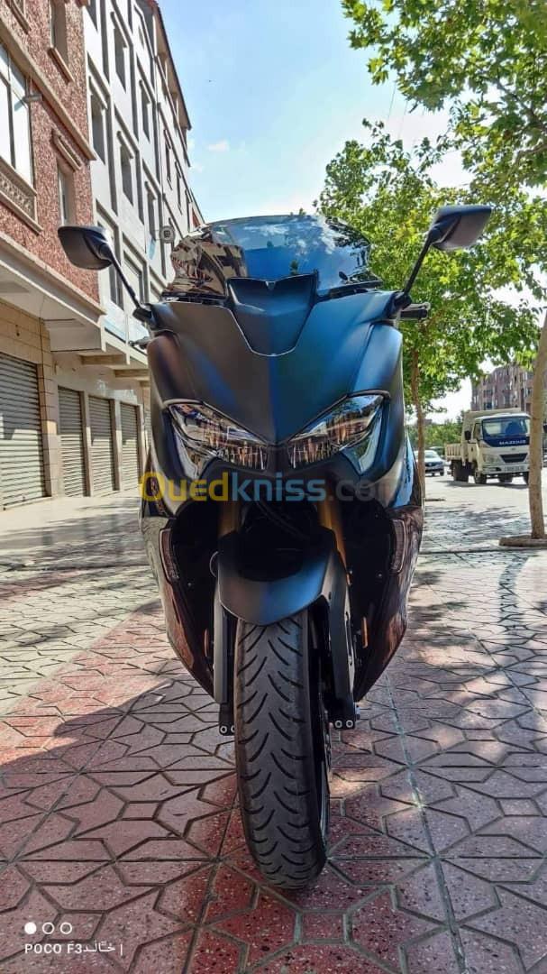 Yamaha Tmax 2021