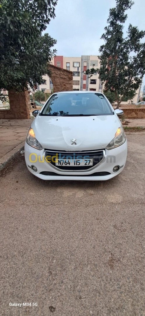 Peugeot 208 2015 