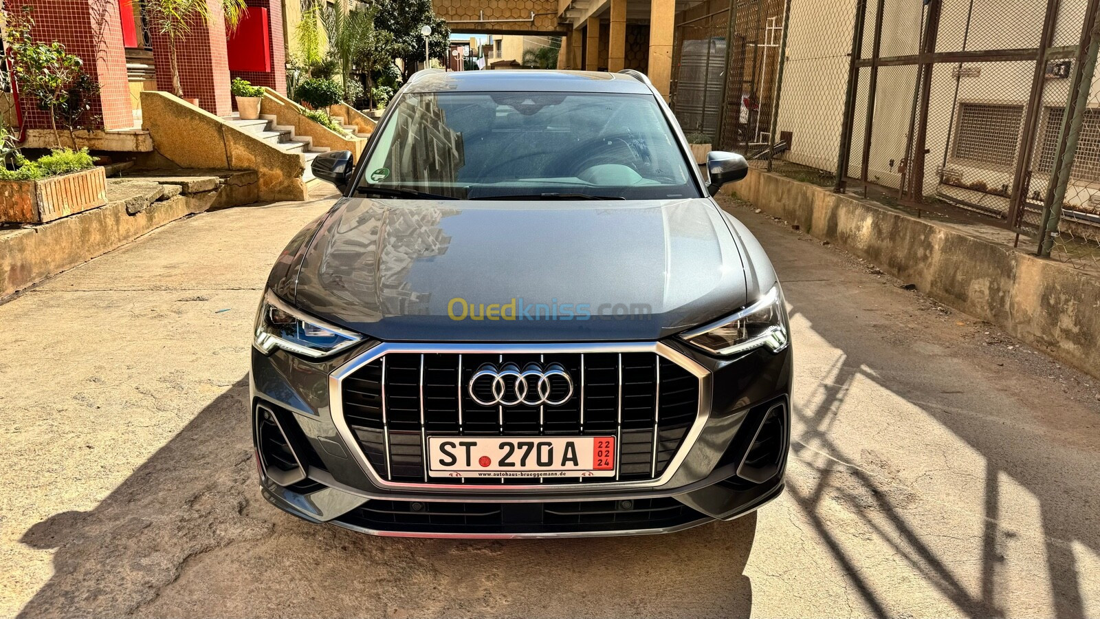 Audi Q3 2023 S-LINE