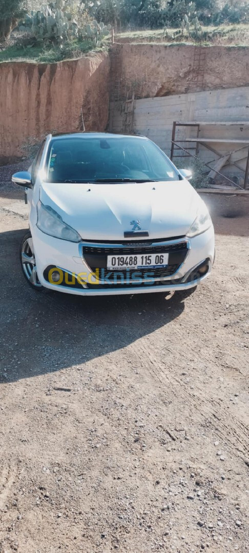 Peugeot 208 2015 Allure