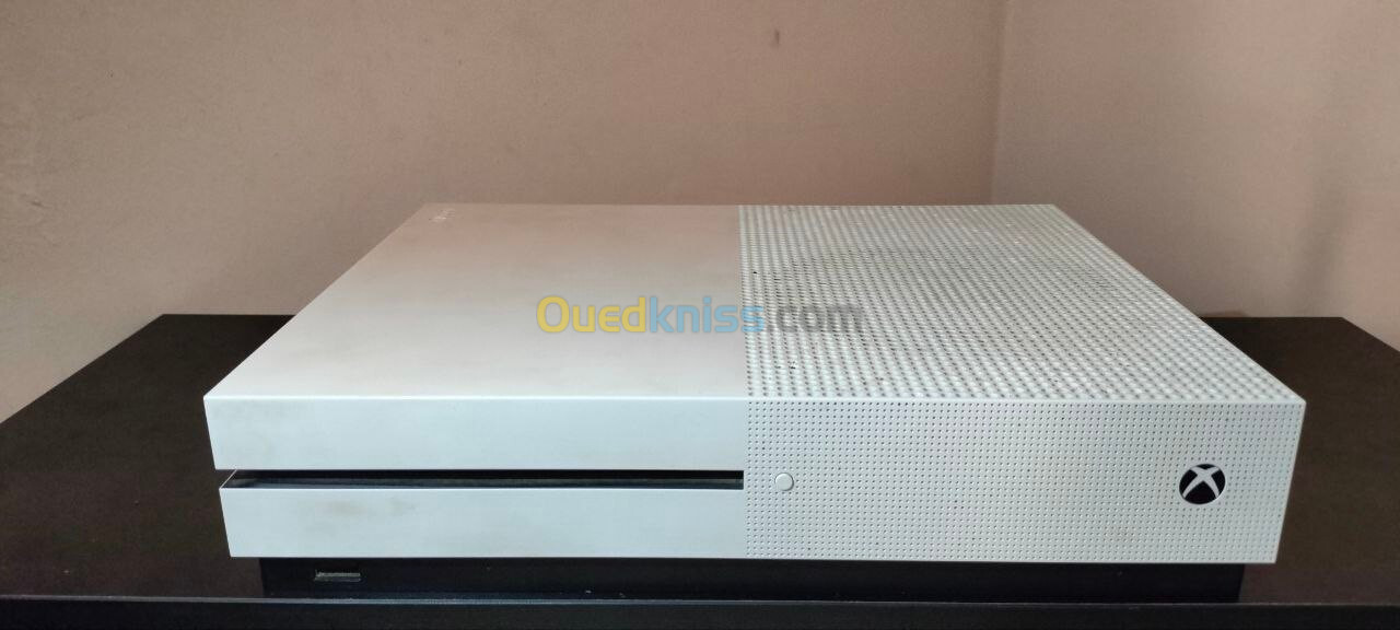 Xbox One Slim 2To européenne Edition limité 