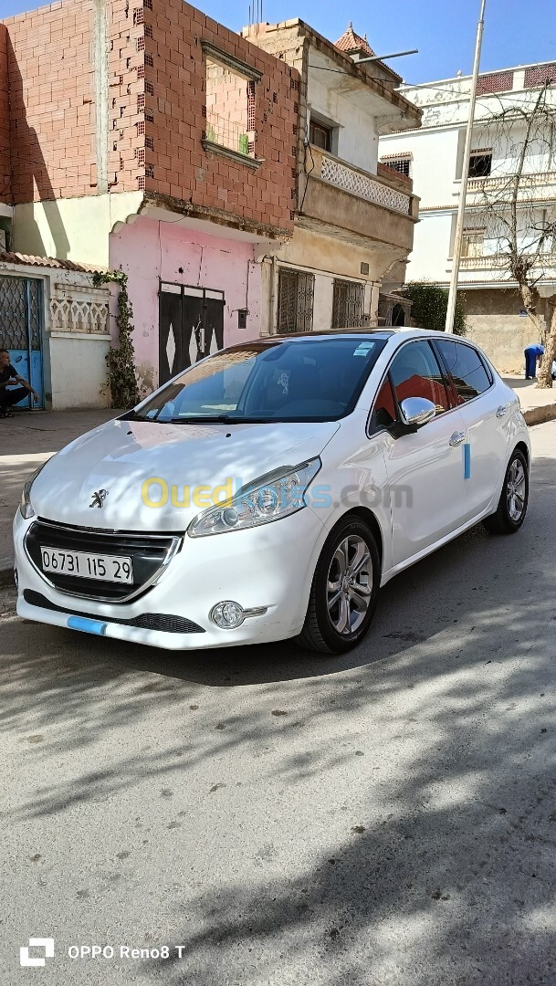 Peugeot 208 2015 Allure