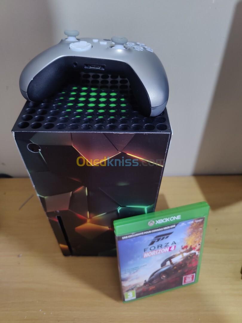 XBOX Series X avec Manette habilliée