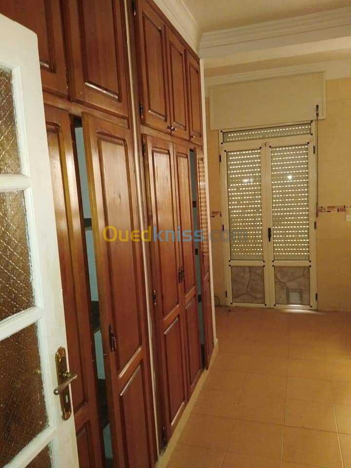 Location Appartement F4 Alger Dely brahim