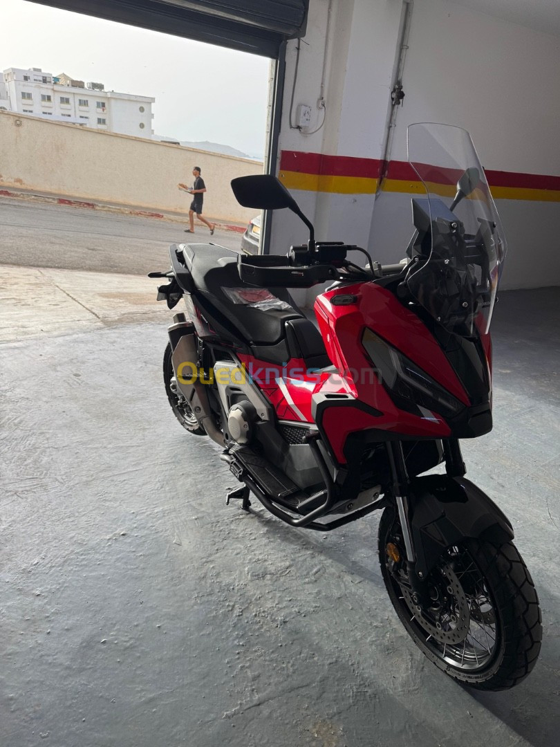 Honda X-adv 750 2024