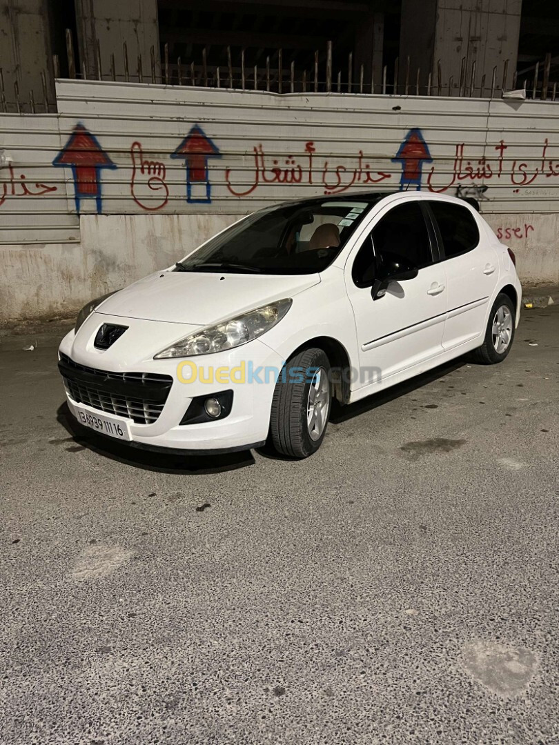 Peugeot 207 2011 Fennec