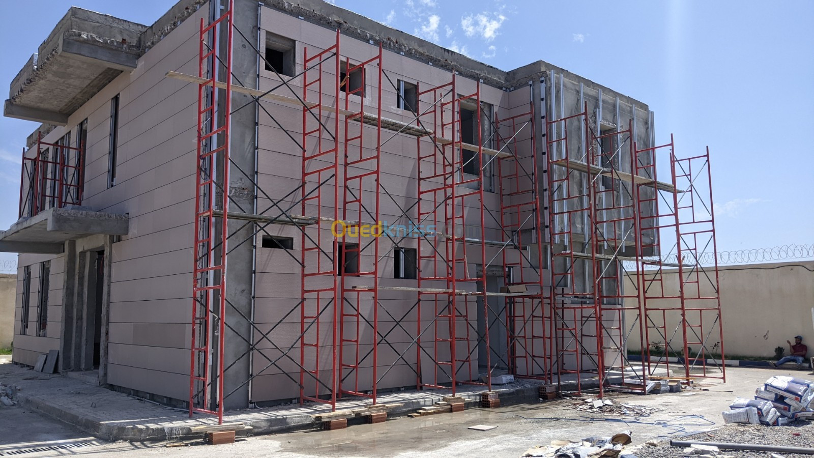 Revêtement mural, façade ventilée ( terre cuite ), alucobond, et mur rideau 