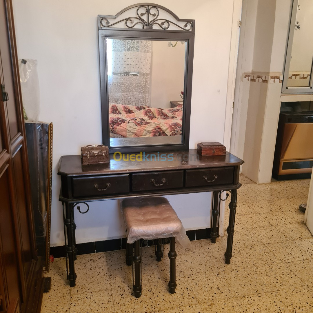 Meubles bonne affaire : Armoires, commodes, Table basse, coiffeuse  bureau et 2 tables de nuit