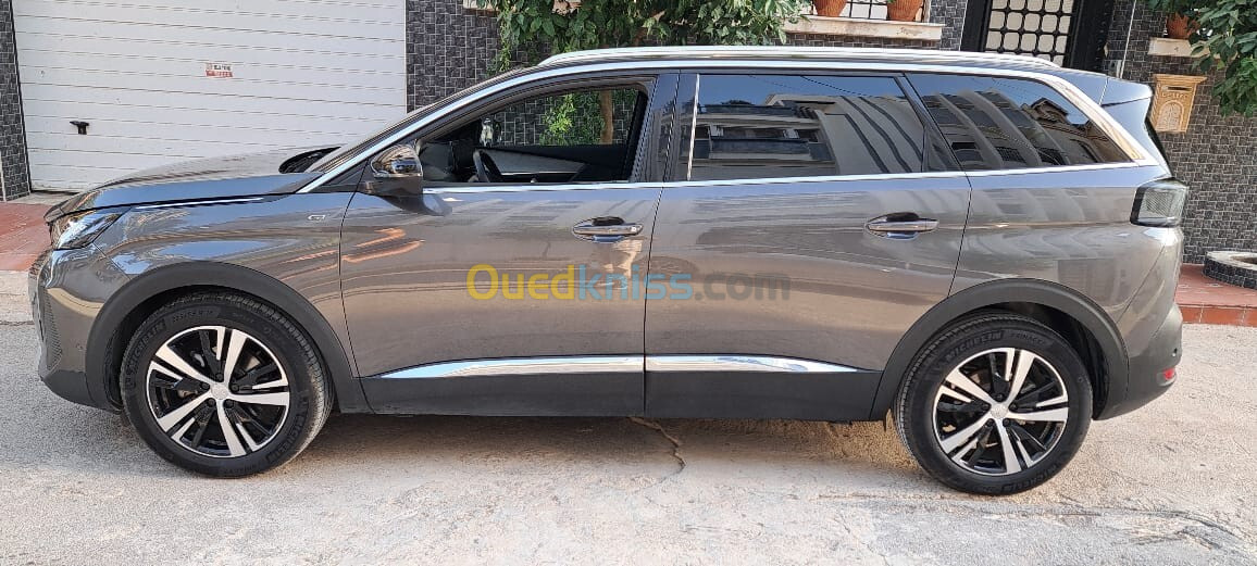 Peugeot 5008 2022 Gف